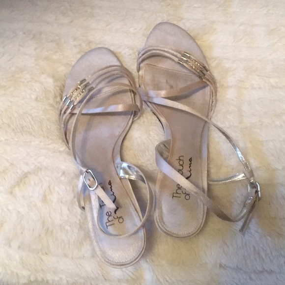 Shoes - Picture 3 of 4